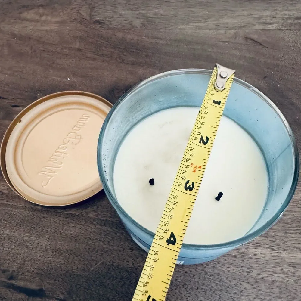 White Barn Candle Co. Crystal Waters Jar Candle - Picture 3 of 4